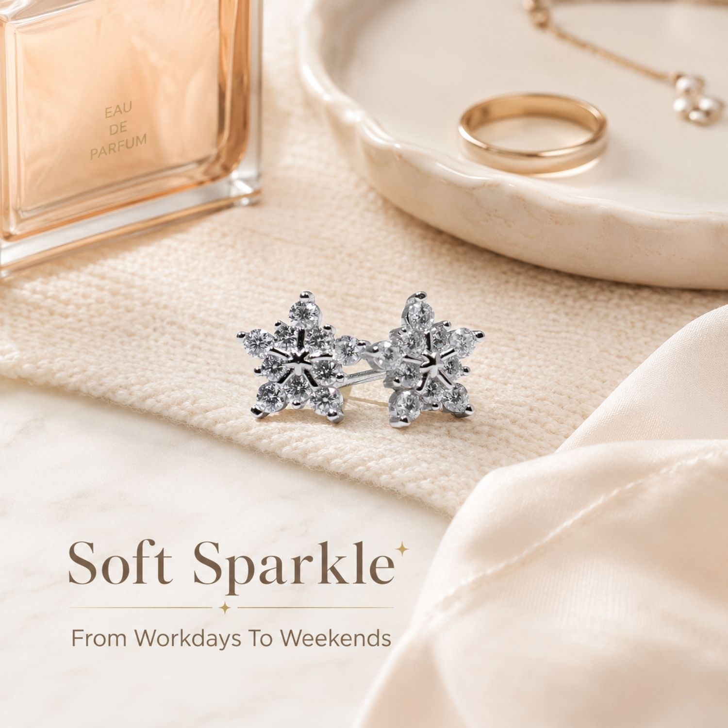 Flocon de Grâce Moissanite Snowflake Stud Earrings - Image 9