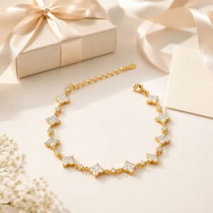 Fortuna Lueur Full Pavé Moissanite Clover Bracelet - Image 13