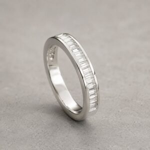 Ligne Calme Baguette Moissanite Ring