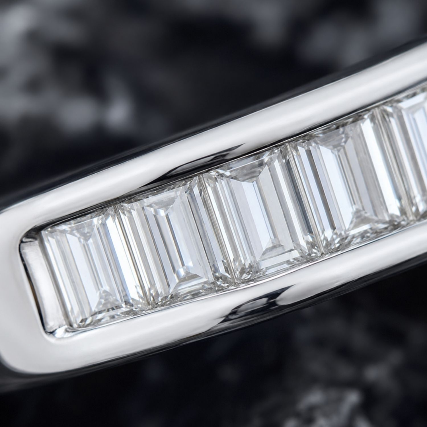 Ligne Calme Baguette Moissanite Ring - Image 3