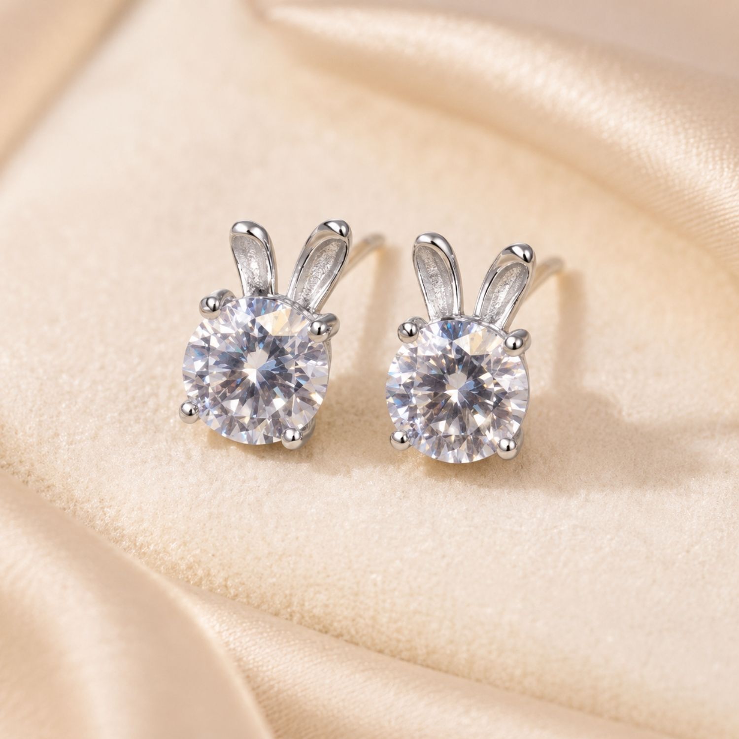 Lumi Lapin Moissanite Bunny Stud Earrings