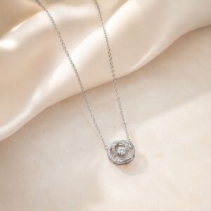 Lune Entrelacée Moissanite Necklace - Image 15